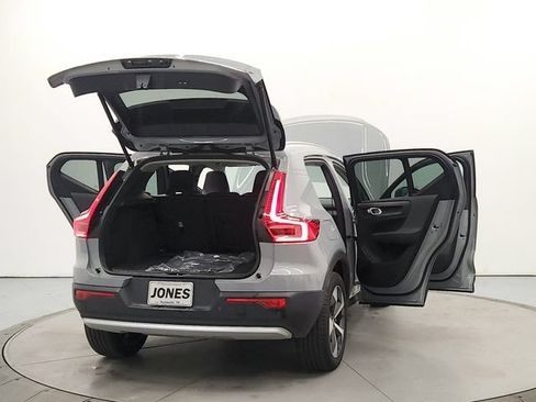 Used 2024 Volvo XC40 B5 Plus AWD/4WD image 14