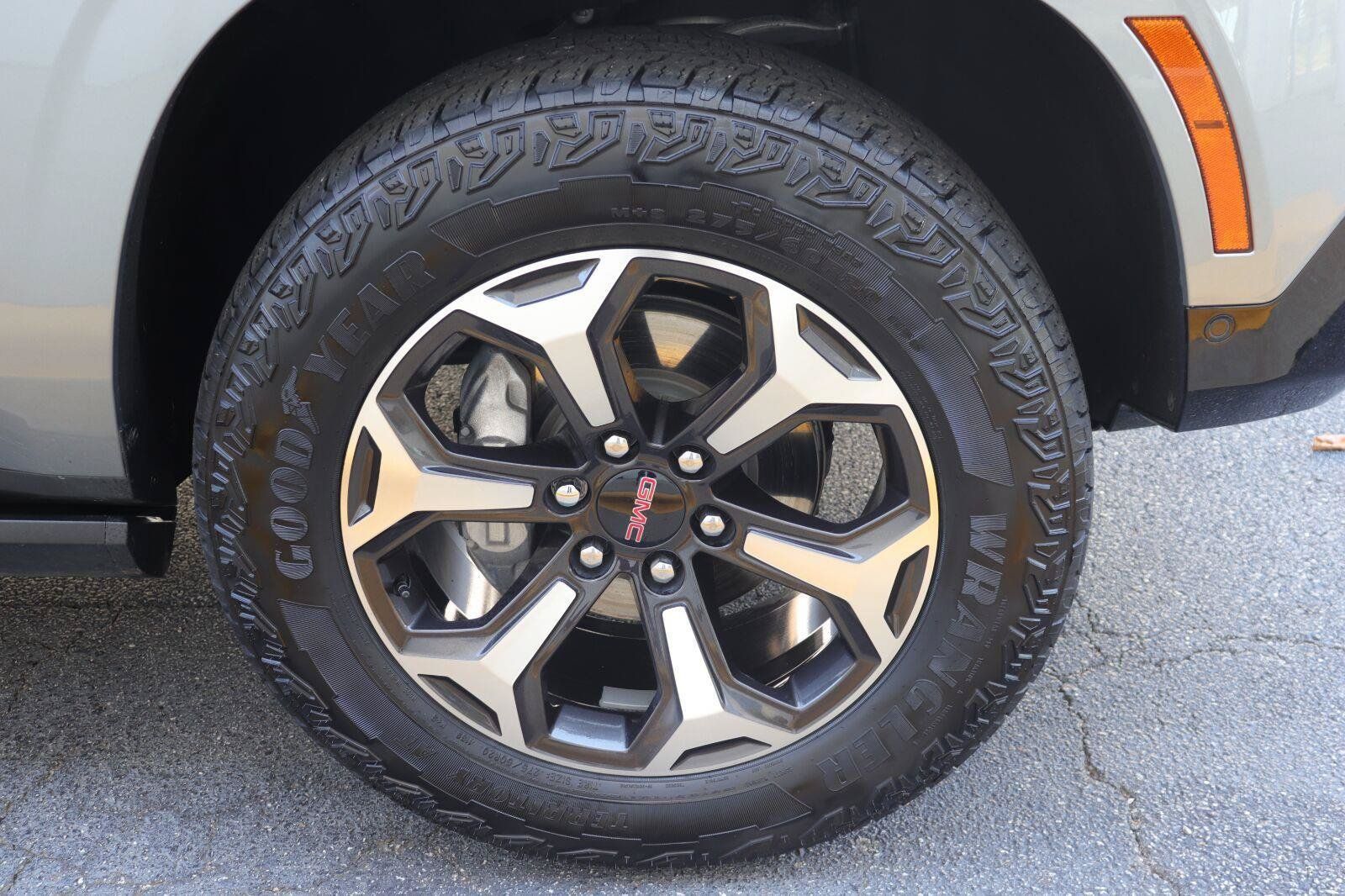 Used 2026 GMC Yukon AT4 Ultimate w/ LPO, Floor Liner Package AWD/4WD image 34