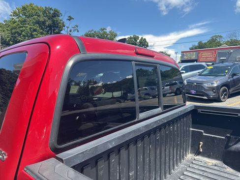 Used 2017 Toyota Tacoma SR5 w/ Tow Package AWD/4WD image 8