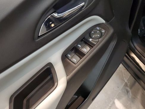 Used 2020 Chevrolet Equinox LS w/ LS Convenience Package AWD/4WD image 13
