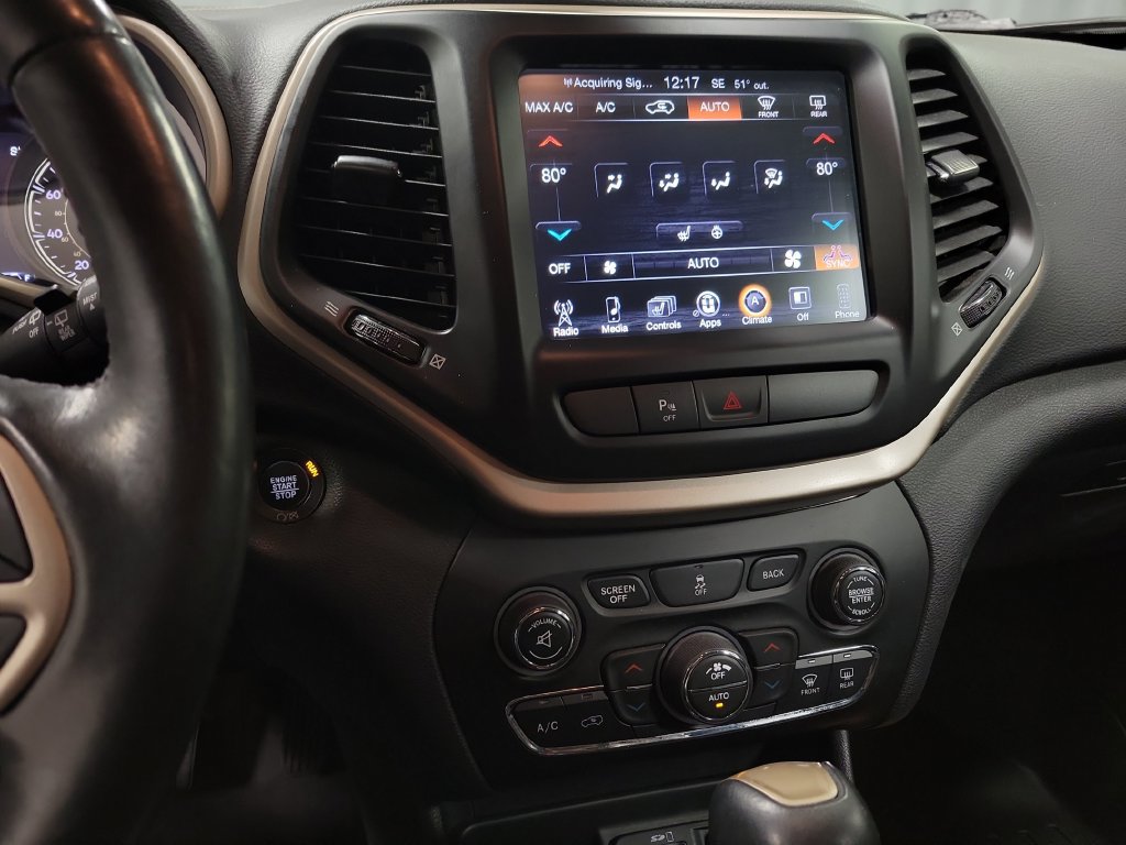 Used 2018 Jeep Cherokee Limited AWD/4WD image 18