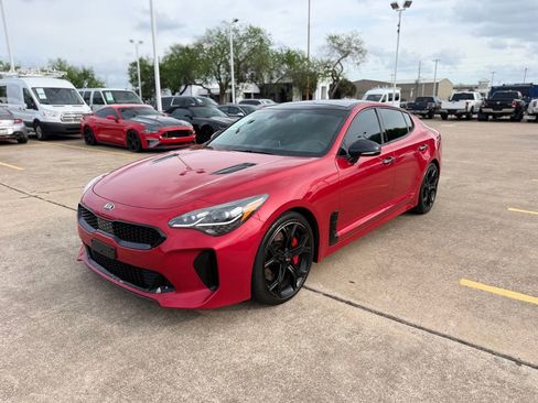 Used 2018 Kia Stinger GT2 image 1