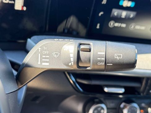 Certified 2025 Nissan Kicks SV FWD image 23
