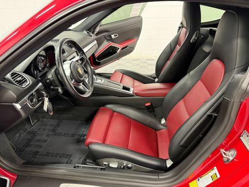 Used 2019 Porsche 718 Cayman GTS RWD image 13