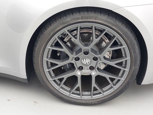 Used 2024 Porsche 911 Carrera image 34