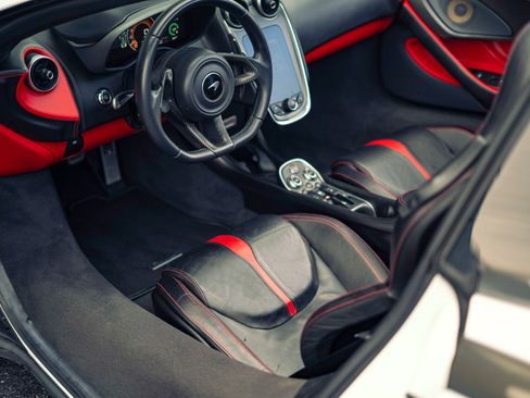 Used 2019 McLaren 570S Spider RWD image 20