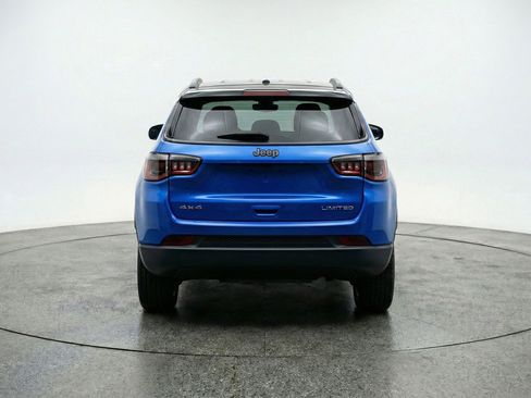 Used 2025 Jeep Compass Trailhawk image 6