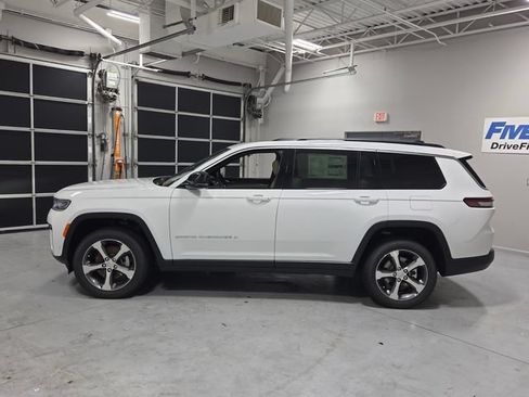 New 2026 Jeep Grand Cherokee L Limited w/ Luxury Tech Group II RWD image 4