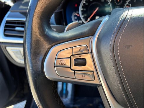 Used 2019 BMW 740i w/ M Sport Package image 27