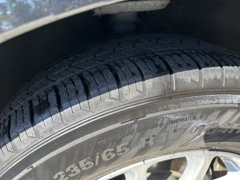 Used 2023 Chrysler Pacifica Touring-L FWD image 30