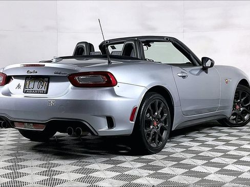 Used 2019 FIAT 124 Spider Abarth RWD image 10