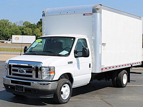 Used 2024 Ford E-350 and Econoline 350 Super Duty w/ Driver's Safety Package RWD image 3