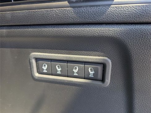 Used 2024 Jeep Wagoneer L Series II w/ Convenience Group I image 14