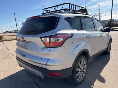 Used 2017 Ford Escape Titanium image 6