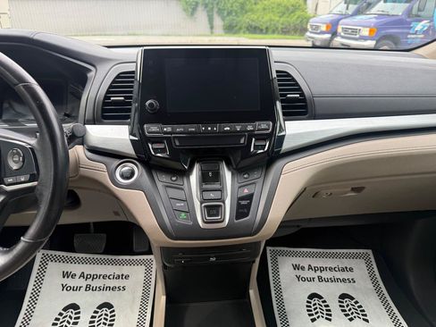 Used 2018 Honda Odyssey EX-L image 17