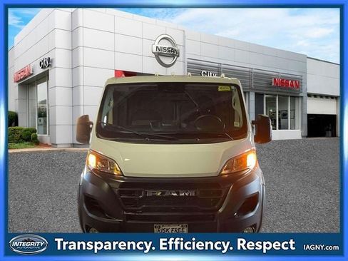 Used 2025 RAM ProMaster 2500 w/ Convenience Group FWD image 2