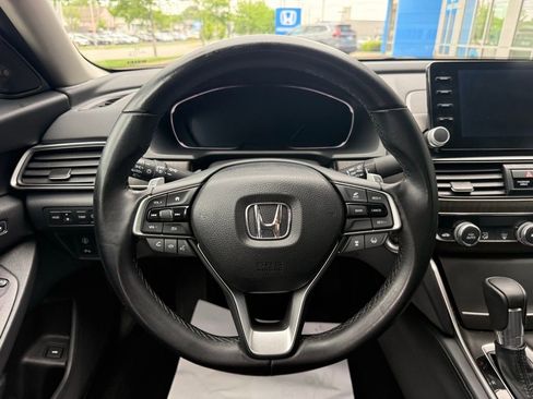 Used 2018 Honda Accord Touring image 19