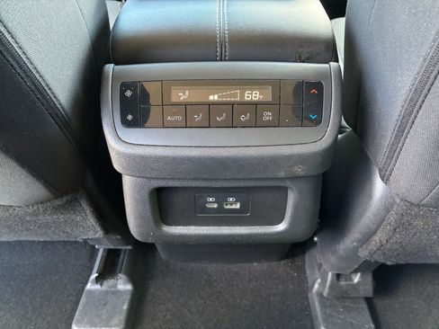 Used 2025 Nissan Pathfinder SV FWD image 24