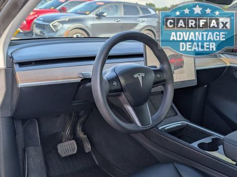 Used 2024 Tesla Model Y Long Range AWD/4WD image 4
