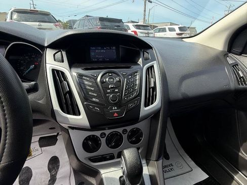 Used 2013 Ford Focus SE w/ SE Winter Pkg FWD image 15