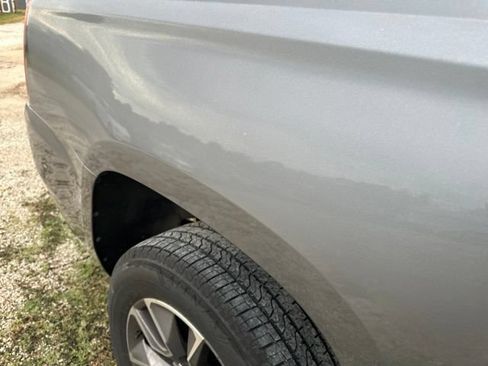 Used 2019 Chevrolet Suburban LT RWD image 12