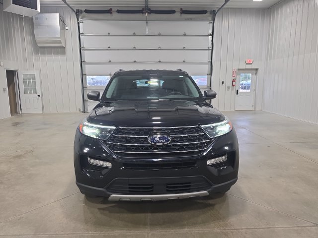 Used 2024 Ford Explorer XLT w/ Equipment Group 202A AWD/4WD image 3