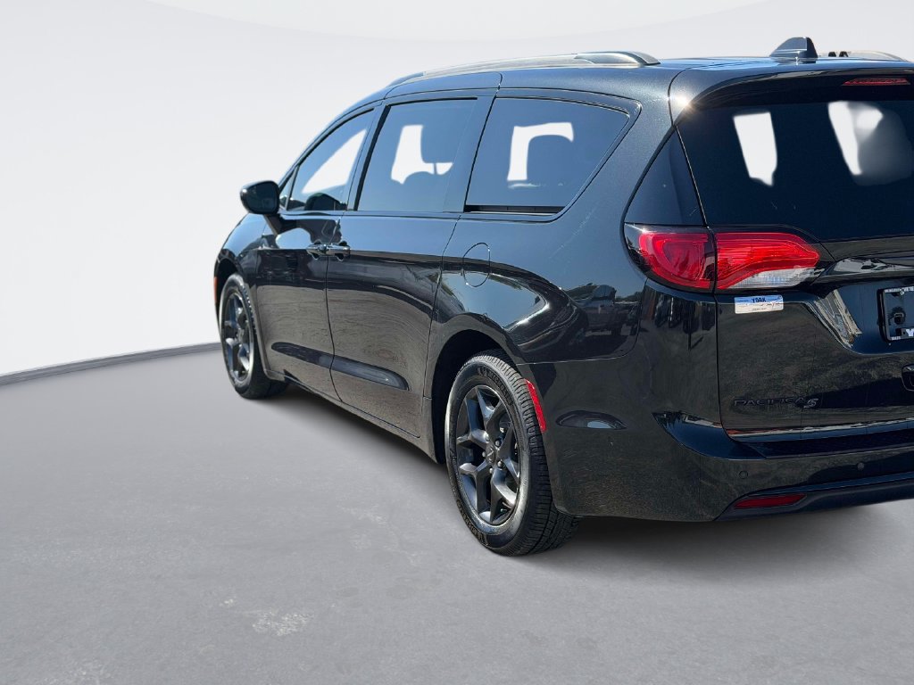 Used 2018 Chrysler Pacifica Touring-L Plus w/ Advanced Safetytec Group FWD image 7