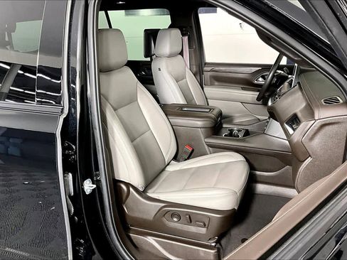 Used 2021 Chevrolet Tahoe Z71 w/ Luxury Package image 8