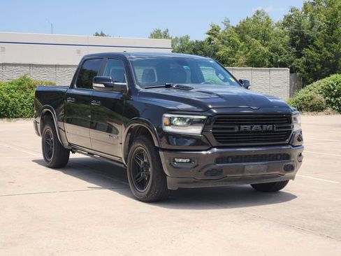 Used 2019 RAM 1500 Laramie AWD/4WD image 3