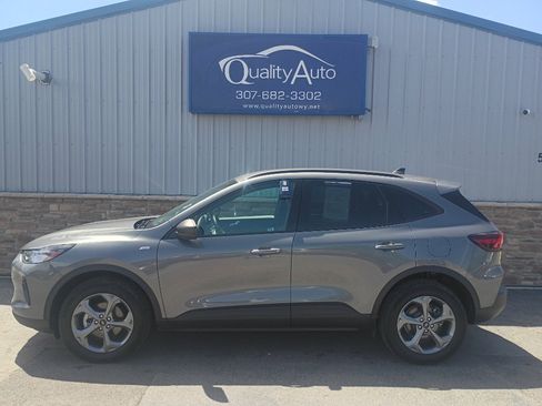 Used 2025 Ford Escape ST-Line AWD/4WD image 1