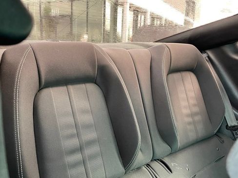 Used 2018 Ford Mustang Coupe RWD image 21
