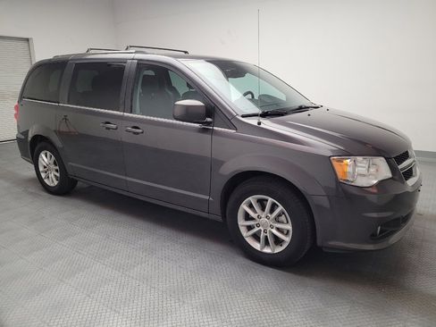 Used 2019 Dodge Grand Caravan SXT image 11