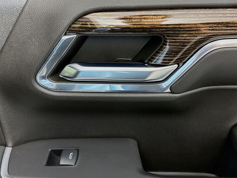 Used 2023 GMC Sierra 1500 SLE image 28