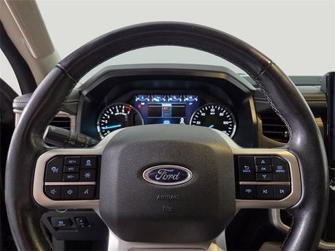 Used 2023 Ford Expedition Limited image 10