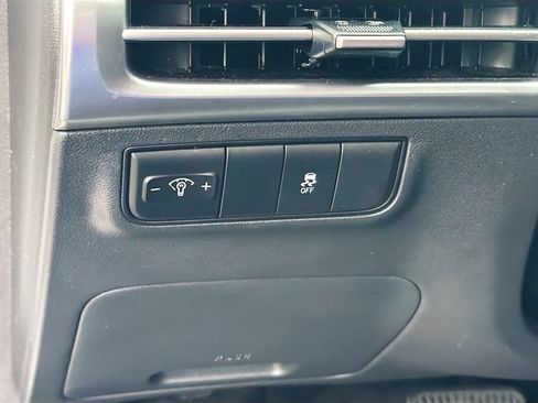 Certified 2025 Hyundai Tucson SE FWD image 10