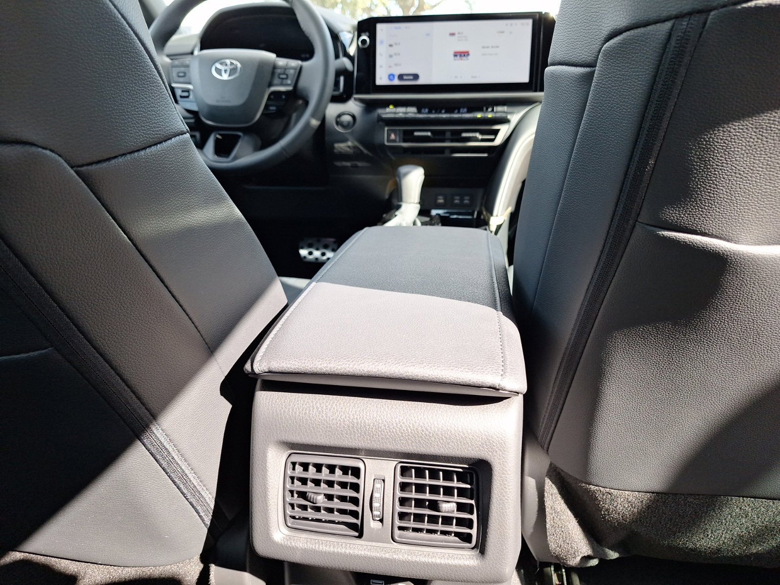 Used 2025 Toyota Camry XSE FWD image 31