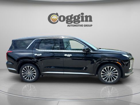 Used 2023 Hyundai Palisade Calligraphy w/ Cargo Package FWD image 6