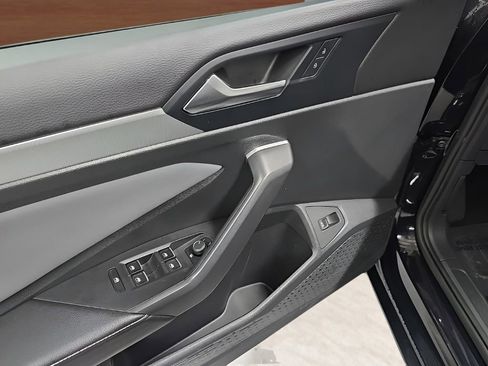 Used 2025 Volkswagen Jetta SE image 10