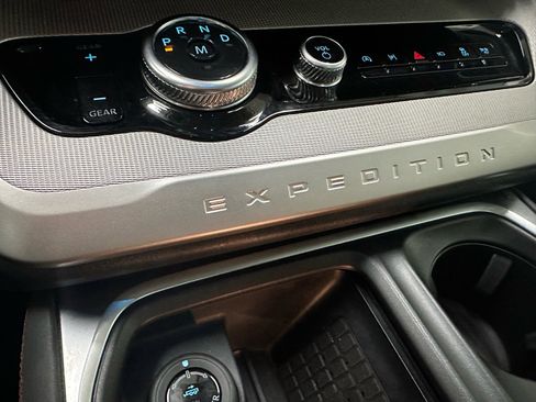 Certified 2025 Ford Expedition Active image 46