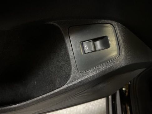 Used 2024 Volkswagen Tiguan SE AWD/4WD image 44