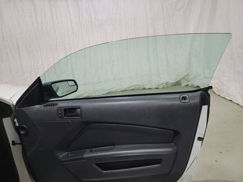 Used 2013 Ford Mustang Convertible image 38