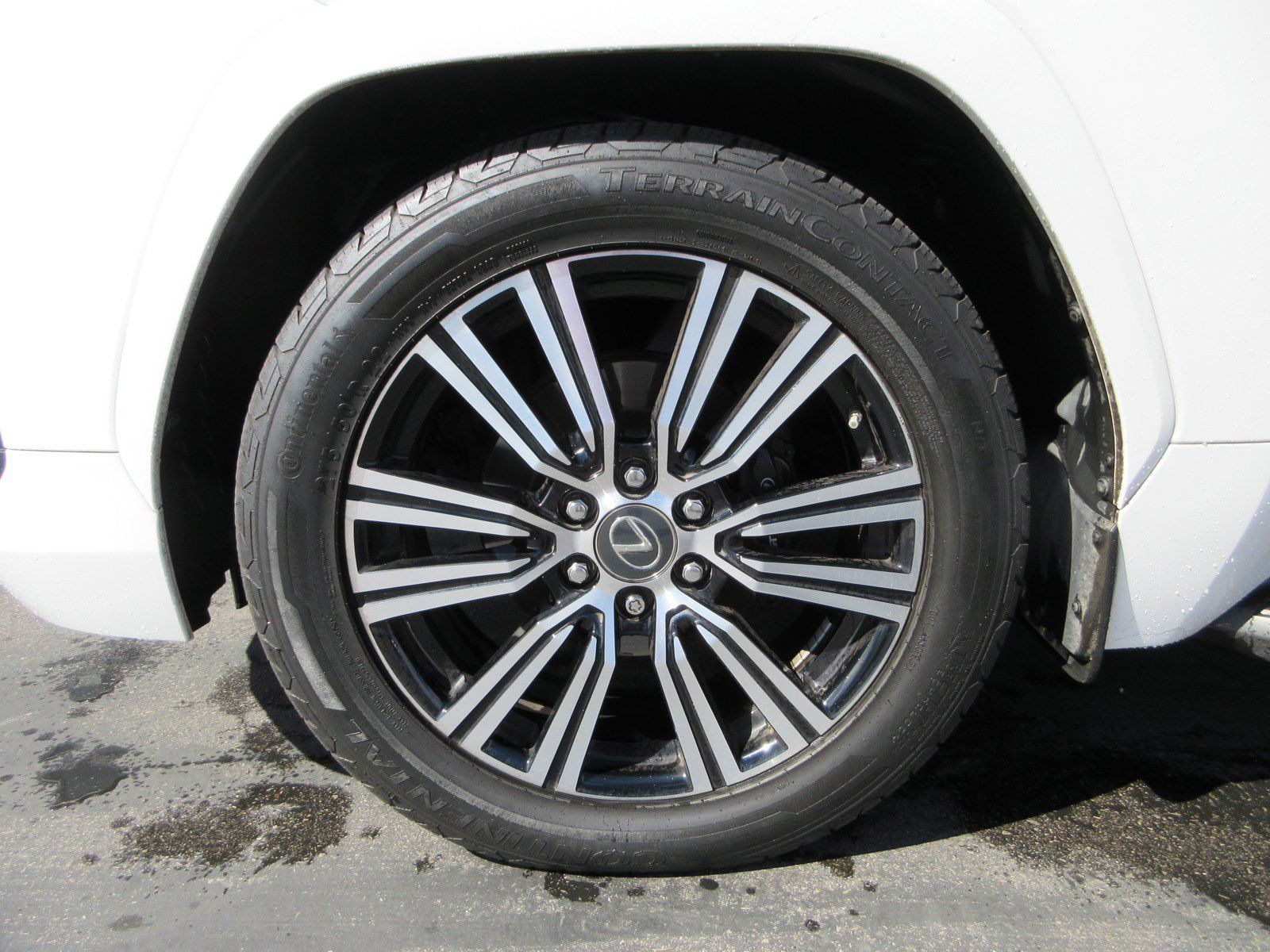 Used 2023 Lexus LX 600 4WD w/ Appearance Package image 18