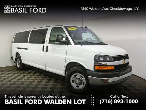Used 2025 Chevrolet Express 3500 LT w/ LT Preferred Equipment Group RWD image 1