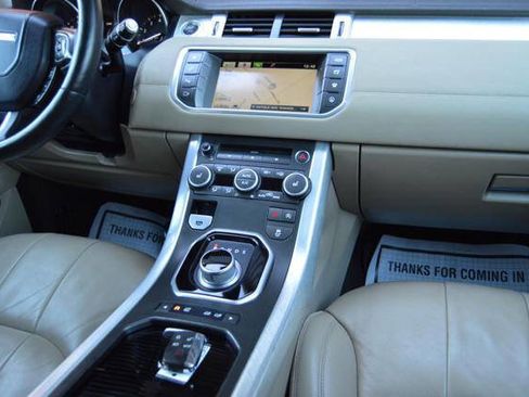 Used 2016 Land Rover Range Rover Evoque SE image 19