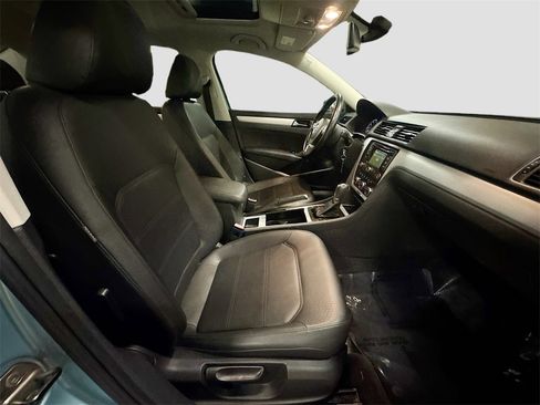 Used 2012 Volkswagen Passat 2.5 SE image 33