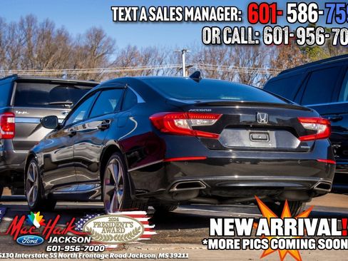 Used 2018 Honda Accord Touring image 1