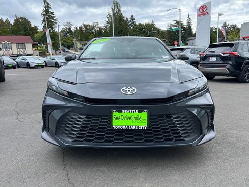 Used 2025 Toyota Camry SE FWD image 2