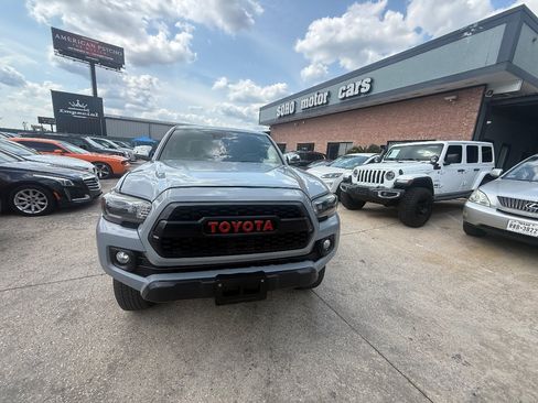 Used 2019 Toyota Tacoma SR image 12