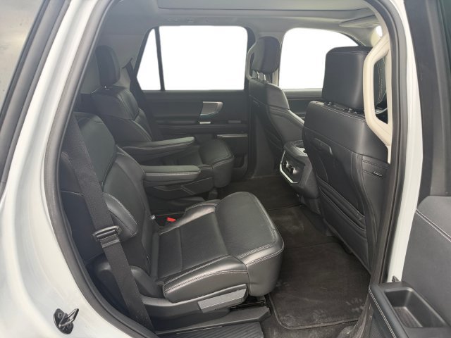 Certified 2025 Ford Expedition Platinum AWD/4WD image 14