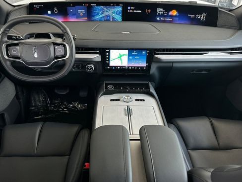 New 2026 Lincoln Navigator Reserve AWD/4WD image 12